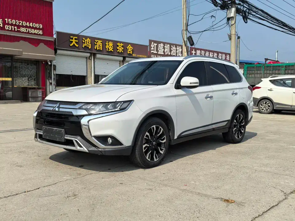 Mitsubishi Outlander 2.4L 4WD Premium Edition 5-seater 2021