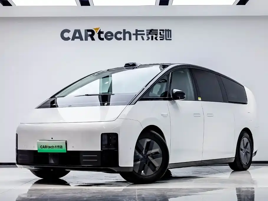 Li Auto MEGA Ultra 2025
