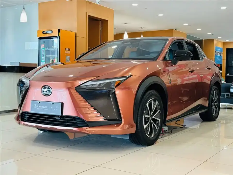 Lexus RZ 450e 4WD Deluxe 2023
