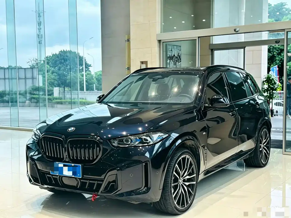 BMW X5 xDrive 40Li M Sport Black Night Package 2024