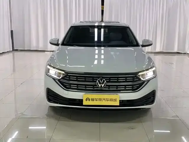 Volkswagen Sagitar 300TSI DSG Surpass Edition 2024