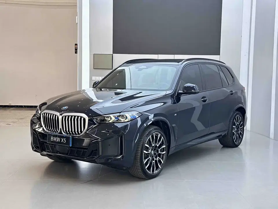 BMW X5 xDrive 40Li M Sport Black Night Package 2024