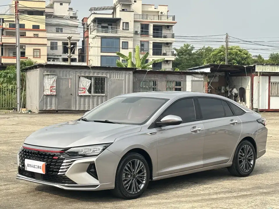 Dongfeng Aeolus Yixuan MAX 1.5T Trendy Dad Edition 2021