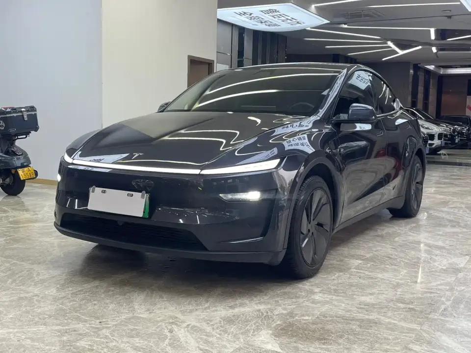 Tesla Model Y Rear-Wheel Drive 2025