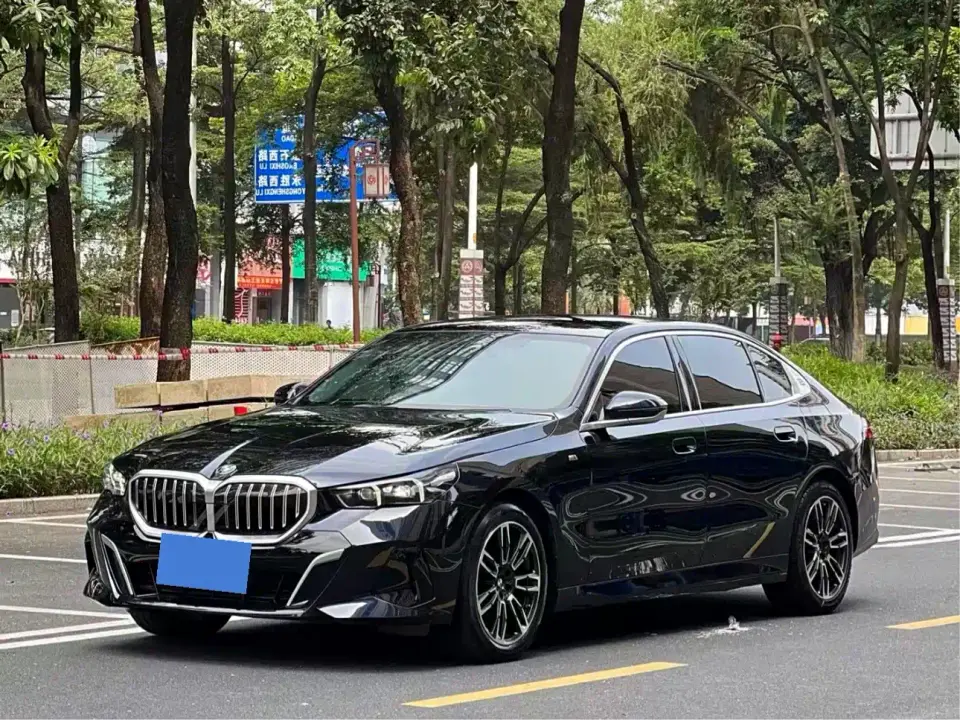 BMW 5 Series 525Li M Sport Package 2024