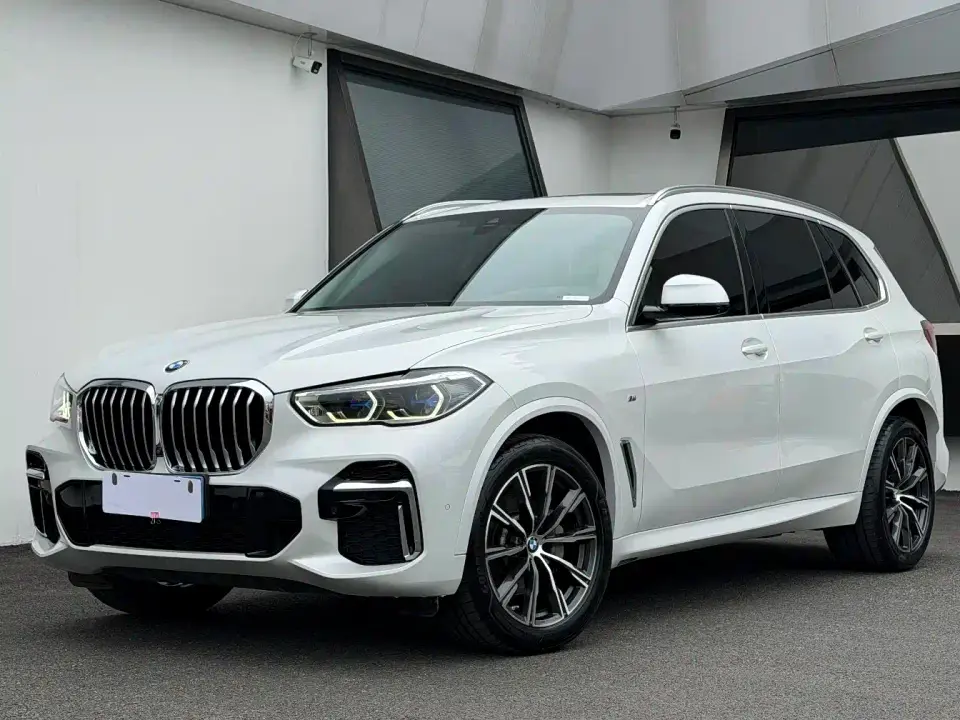 BMW X5 xDrive 30Li Premium M Sport Package 2022