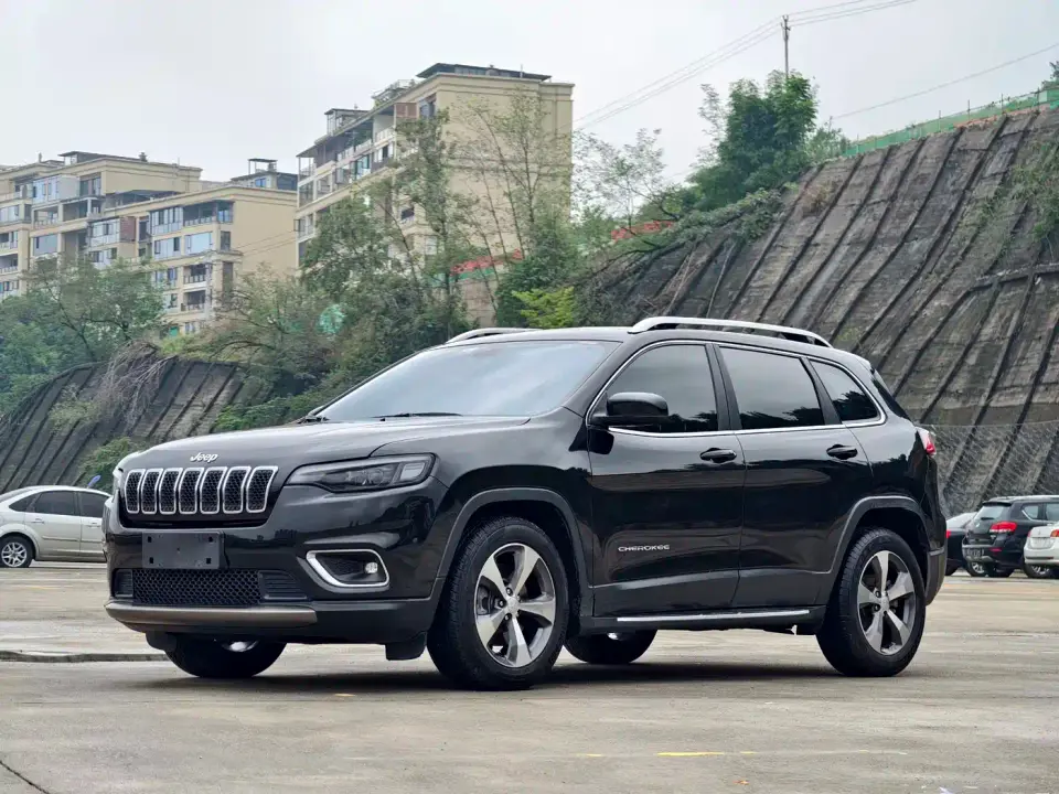 Jeep Cherokee 2.0T 2WD Leading Edition 2020