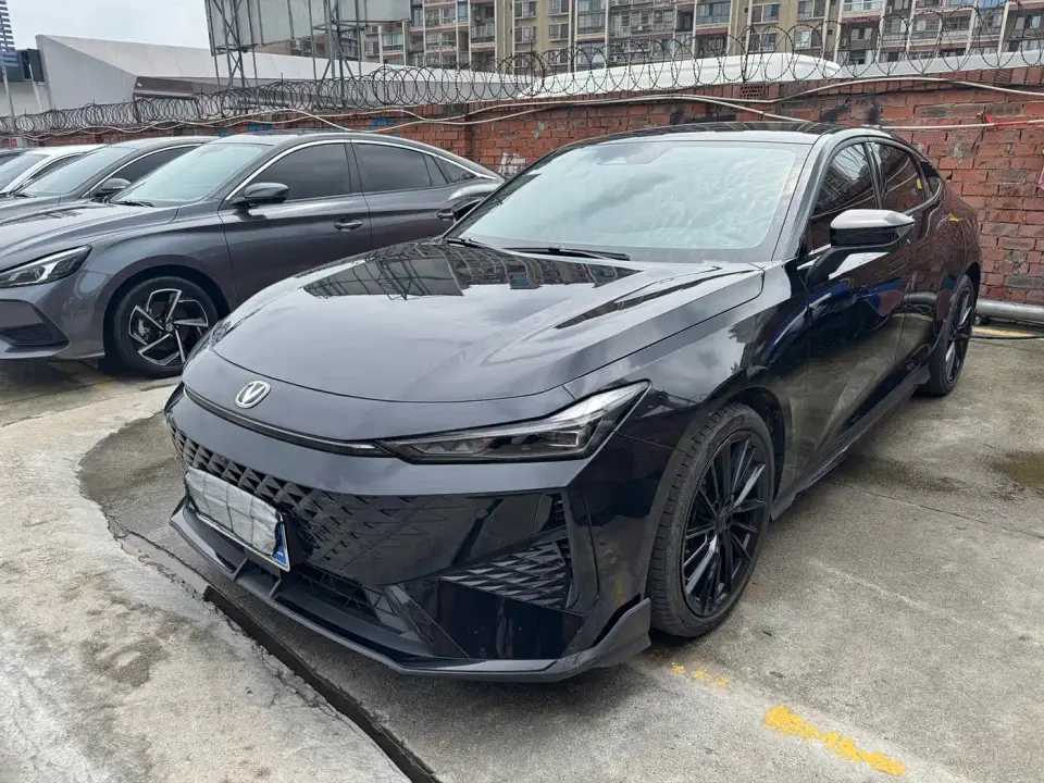 Changan UNI-V 1.5T Premium 2024