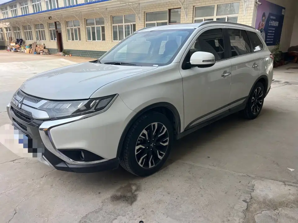 Mitsubishi Outlander 2.4L 4WD Premium Edition 5-seater 2021