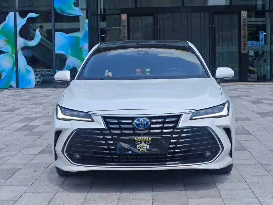 Toyota Avalon Hybrid 2.5L XLE Premium Edition 2023