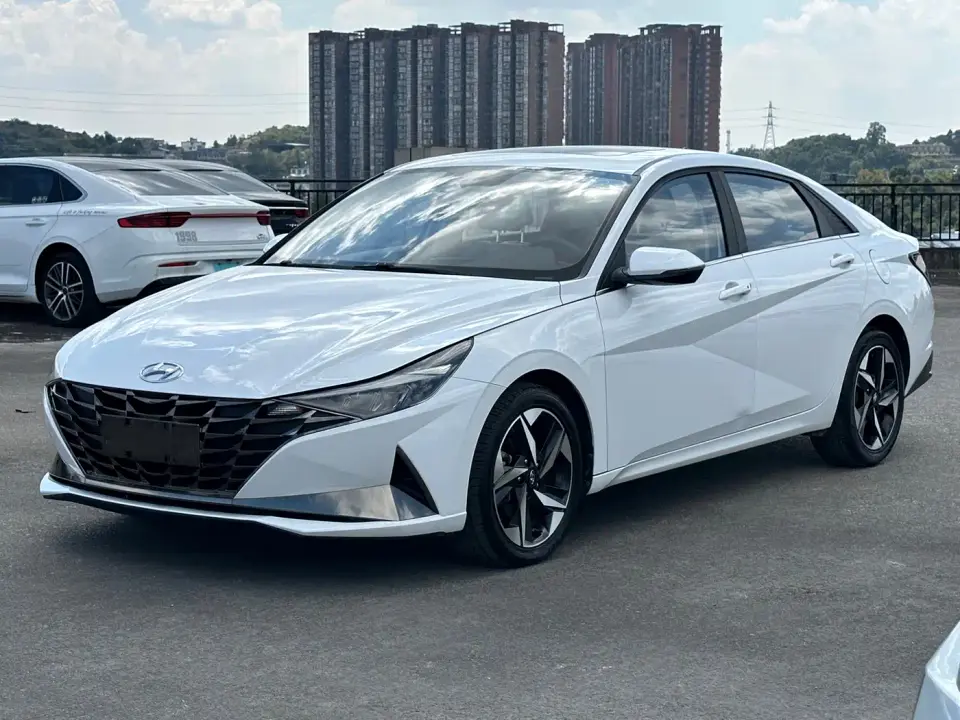Hyundai Elantra 1.5L CVT LUX Premium Edition 2021