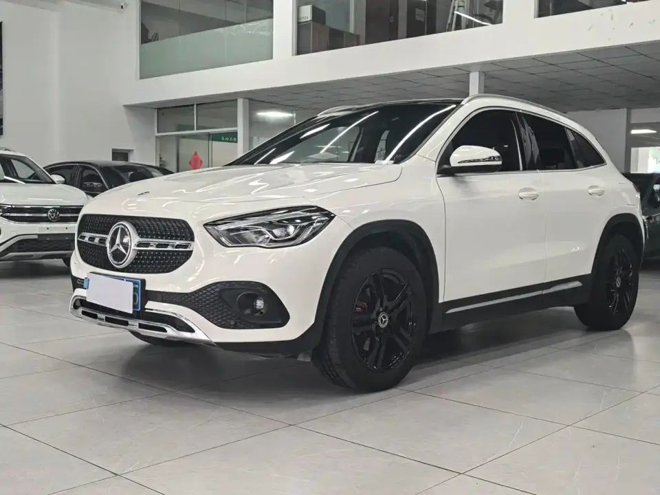 Mercedes-Benz GLA-Class GLA 200 2023