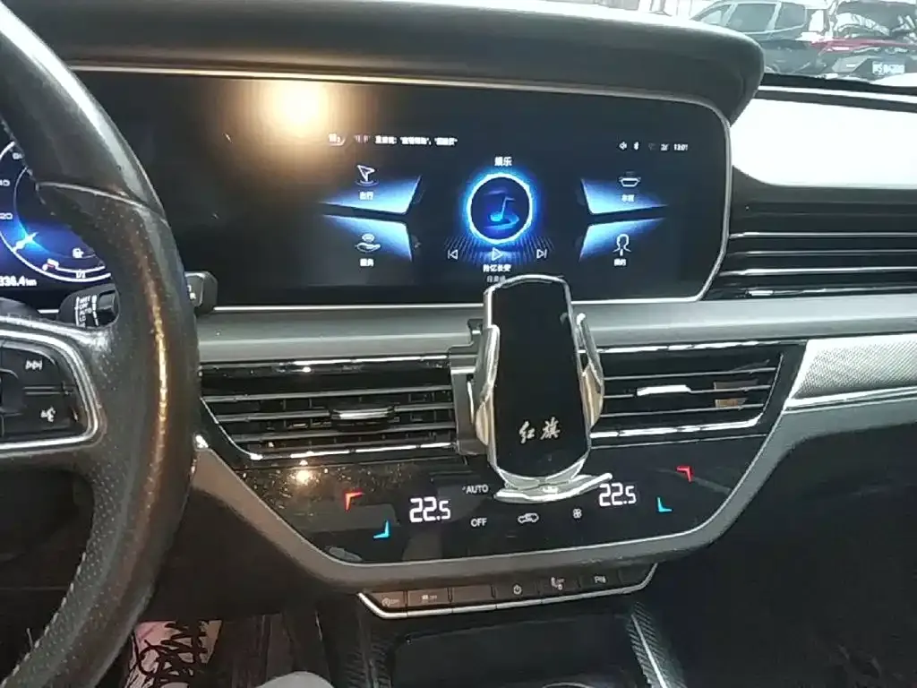 Hongqi HS5 Facelift 2.0T Smart Flag Enjoyment Edition 2022 — фото 13