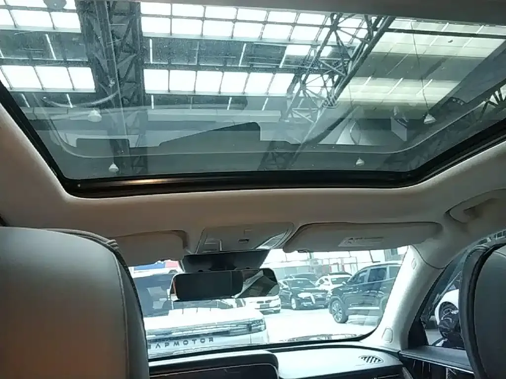 Hongqi HS5 Facelift 2.0T Smart Flag Enjoyment Edition 2022 — фото 18