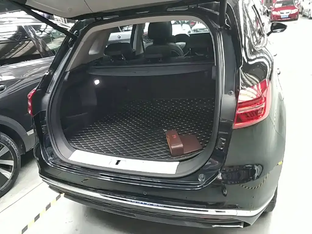 Hongqi HS5 Facelift 2.0T Smart Flag Enjoyment Edition 2022 — фото 19