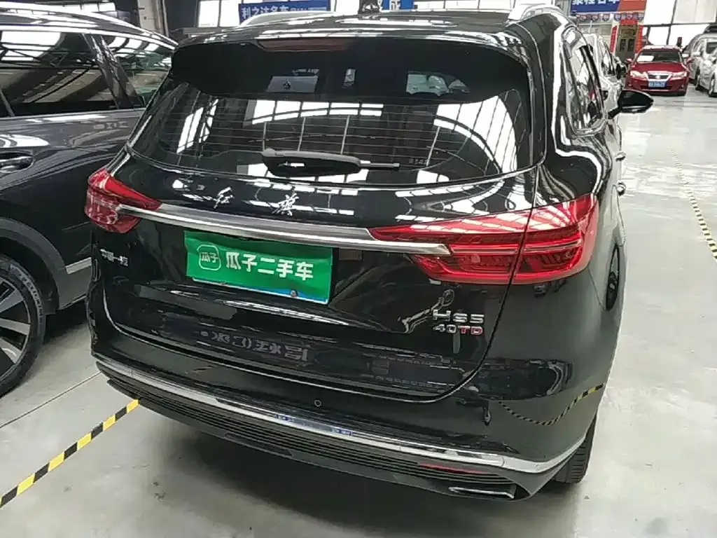 Hongqi HS5 Facelift 2.0T Smart Flag Enjoyment Edition 2022 — фото 6