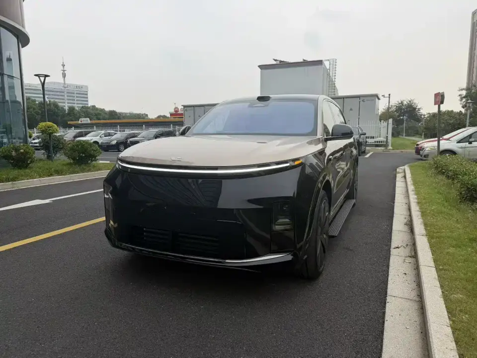 Li Auto Li Xiang L9 Base Model 2026