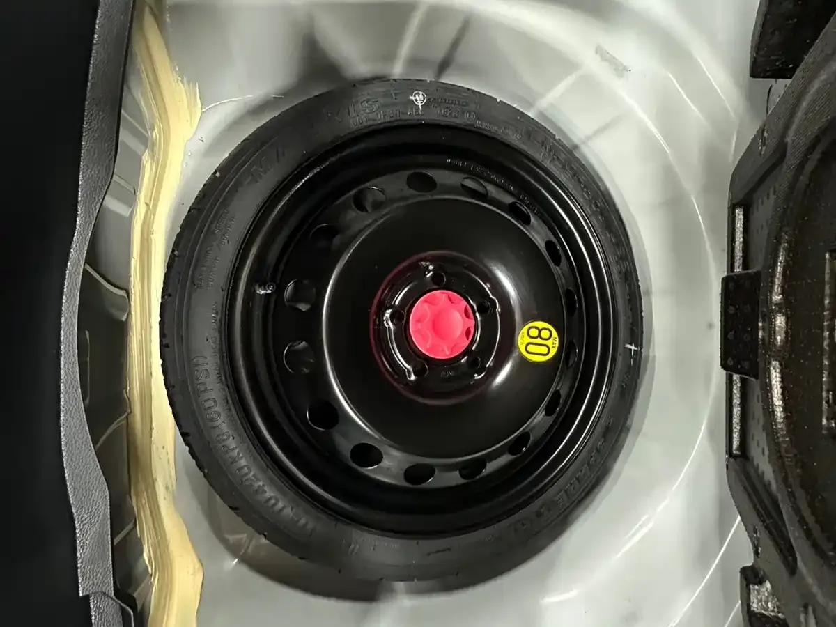 Toyota Levin TNGA 1.5L CVT Progressive 2023 — фото 8