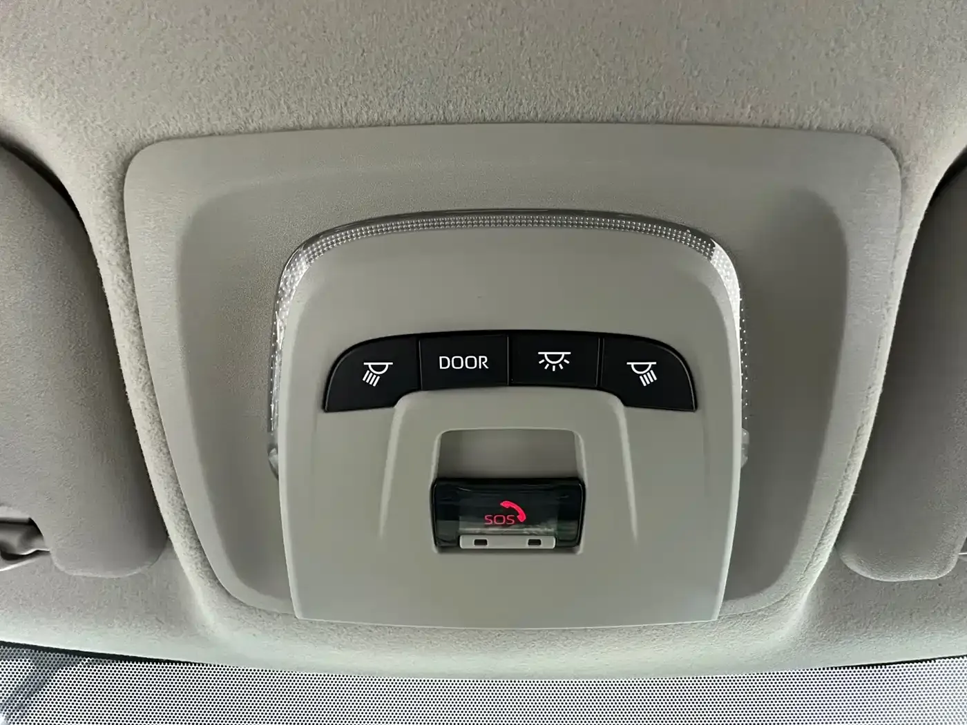 Toyota Levin TNGA 1.5L CVT Progressive 2023 — фото 17