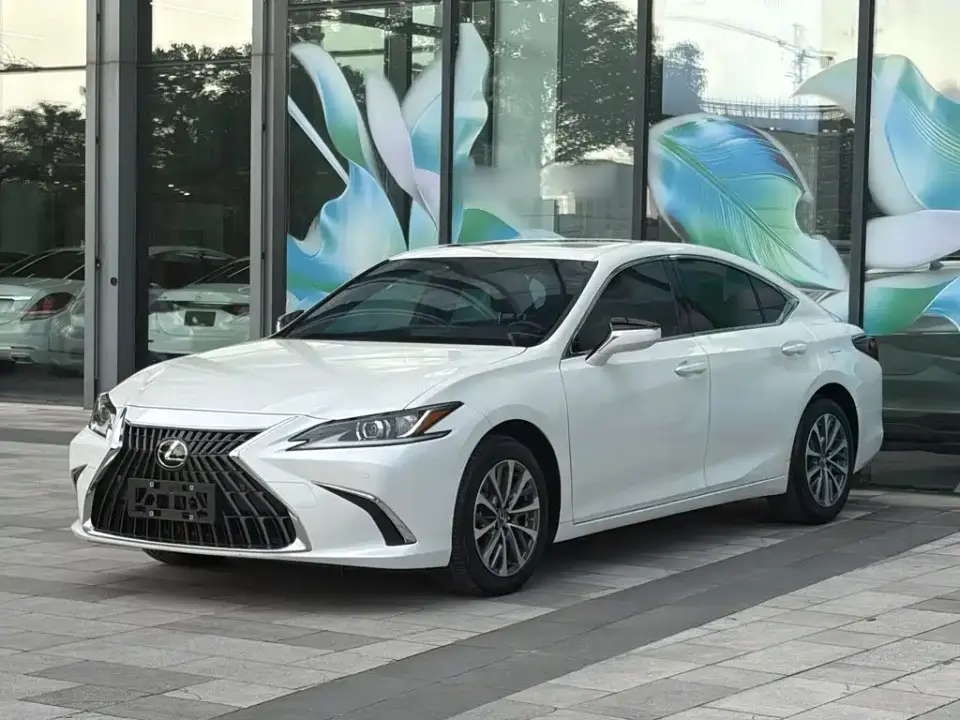 Lexus ES 200 Excellence Edition 2024