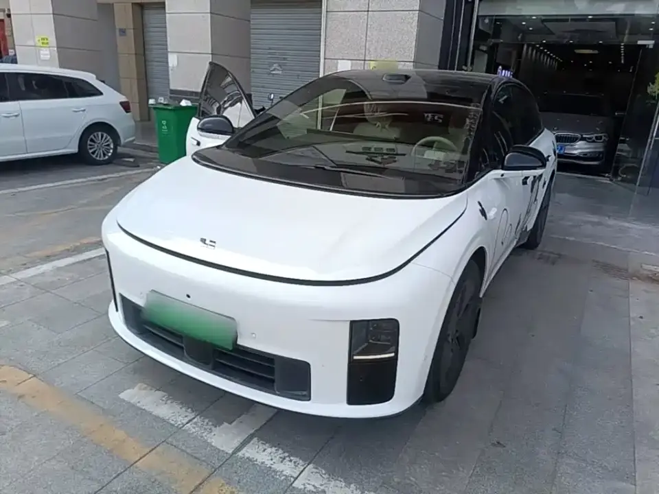 Li Auto i6 2WD Base Model 2026