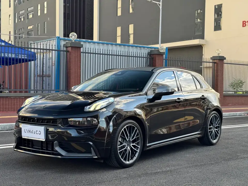 Lynk & Co 02 Hatchback 2.0TD Halo Driving Control Package Edition 2021