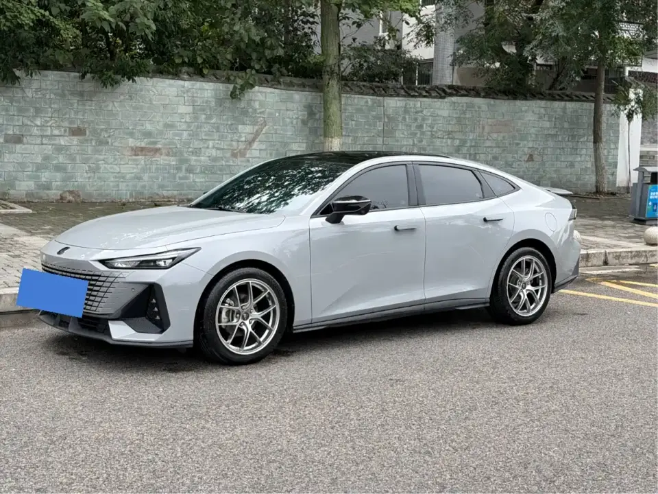 Changan UNI-V 1.5T Premium Model 2022