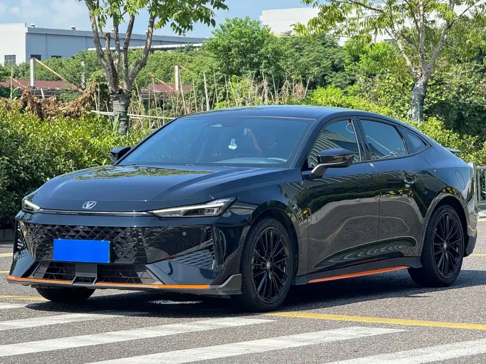 Changan UNI-V 1.5T Deluxe Sport 2024