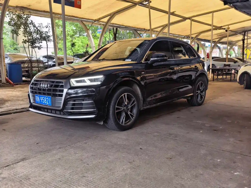Audi Q5L Facelift 40 TFSI Honor Fashion 2022