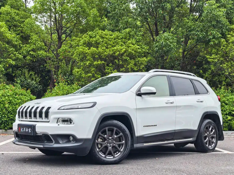 Jeep Cherokee 2.0L 2WD Classic Sport Edition 2021