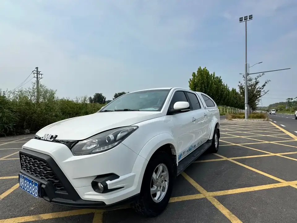 Jiangling Yuhu 5 2.4T Classic Edition Diesel Manual 4WD Ultra Luxury Shield Edition Long Wheelbase 2019