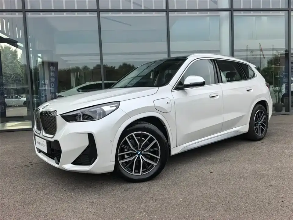 BMW iX1 eDrive25L M Sport Package 2025