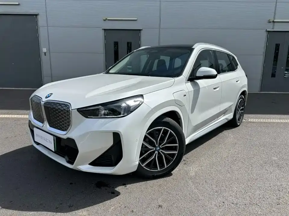 BMW iX1 eDrive25L M Sport Package 2025