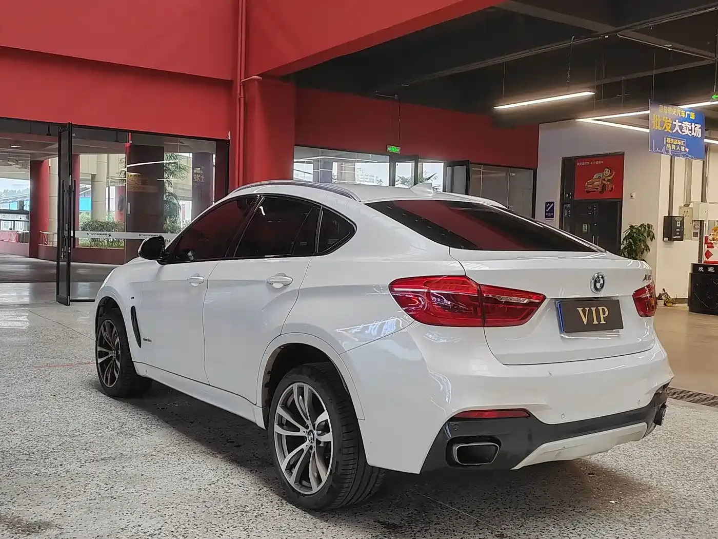 BMW X6 xDrive28i M Sport Package 2019 — фото 5