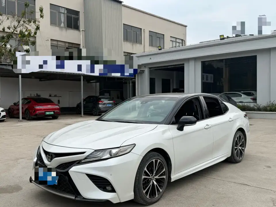 Toyota Camry 2.0S Stylish (China V) 2019