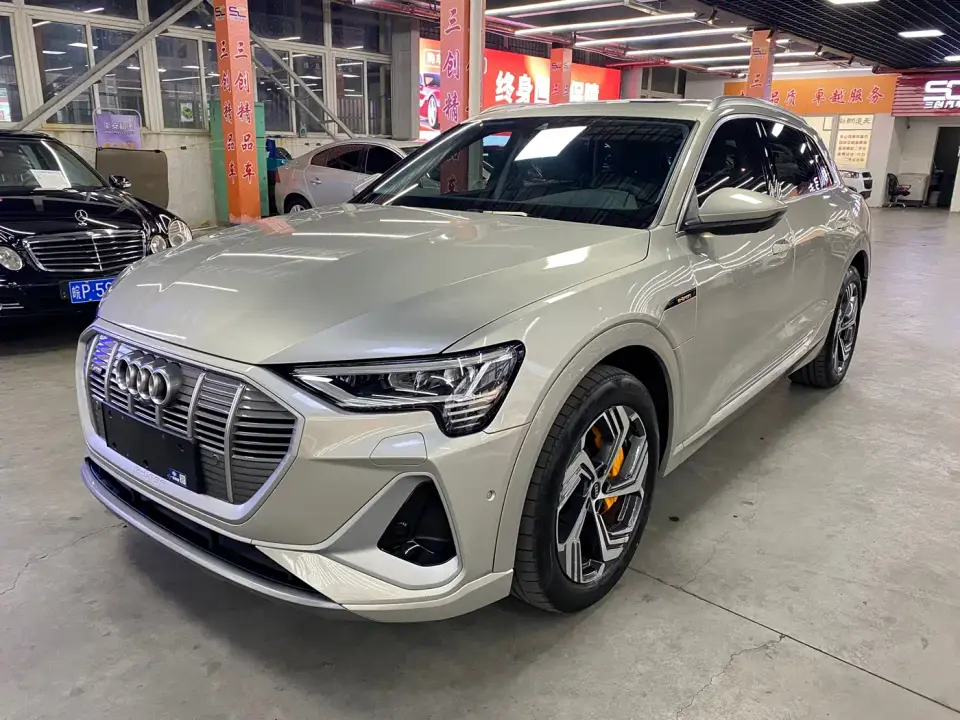 Audi e-tron 50 quattro Exclusive Selection 2022