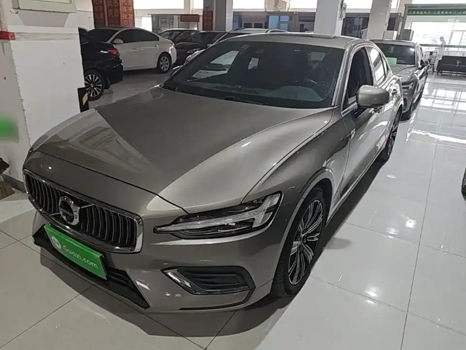 Volvo S60 T4 Smart Vision Luxury 2021