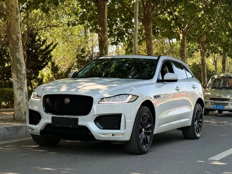 Jaguar F-PACE 2.0T R-Dynamic SE 2021
