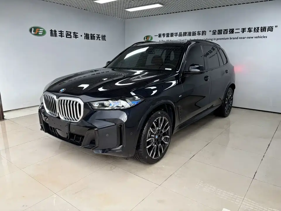 BMW X5 Model xDrive 40Li M Sport Blackout Package 2025