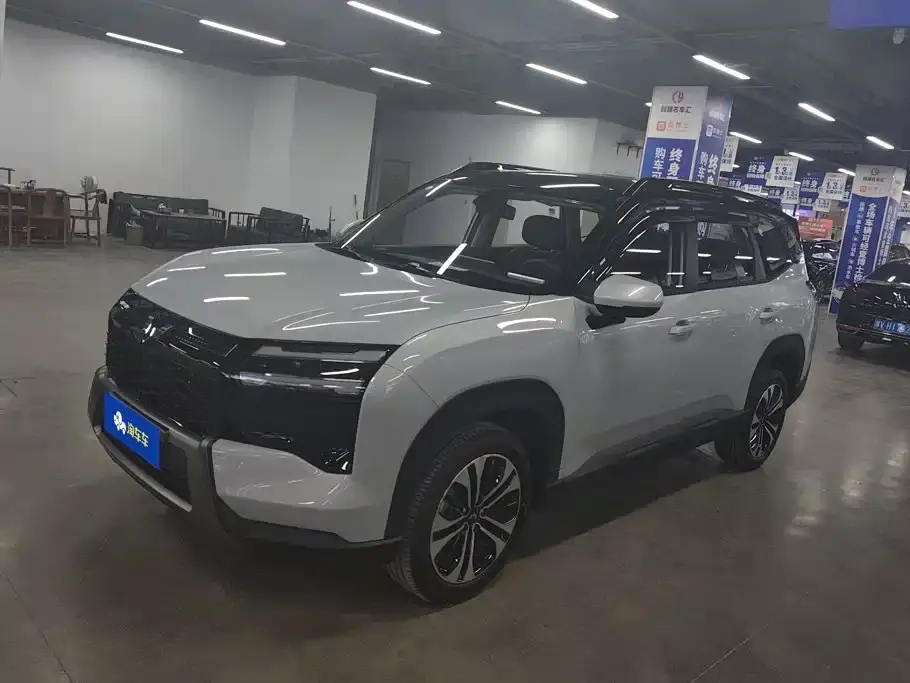 Wuling Motors Starlight 560 Model 1.5T 6MT Comfort Version 2026