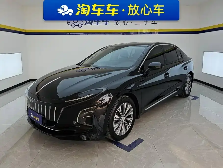 Hongqi E-QM5 Model 610km PLUS 2024