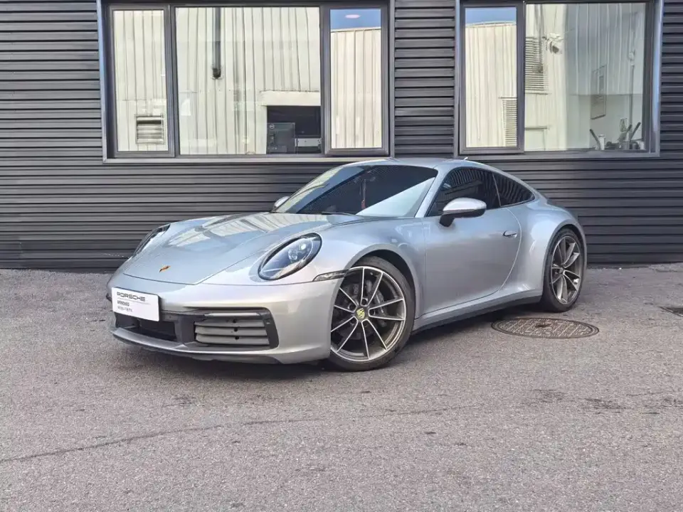 Porsche 911 Carrera 3.0T 2024