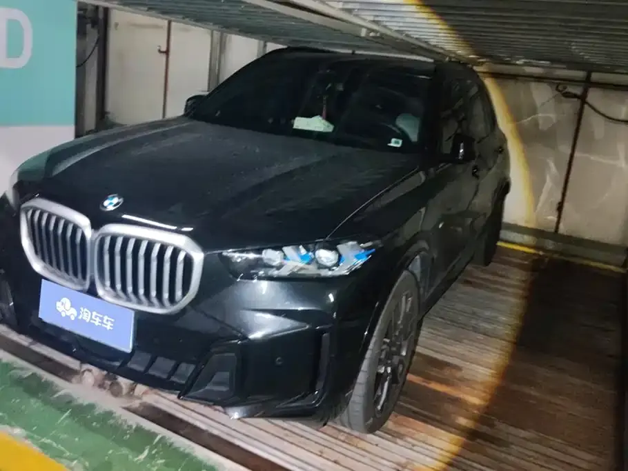 BMW X5 xDrive 40Li M Sport Black Night Package 2024