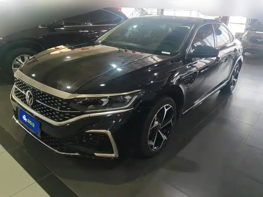 Volkswagen Passat Model 380TSI Starlight Elite 2024