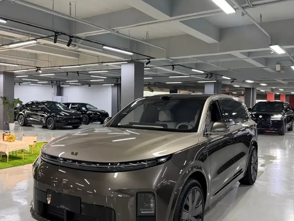 Li Auto Li Xiang L9 Base Model 2026