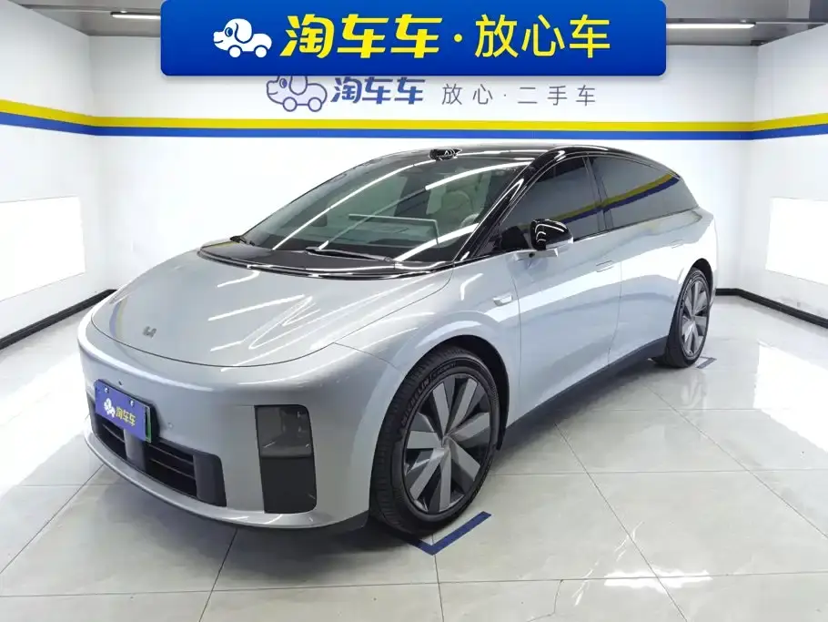 Li Auto i6 4WD Base Model 2026