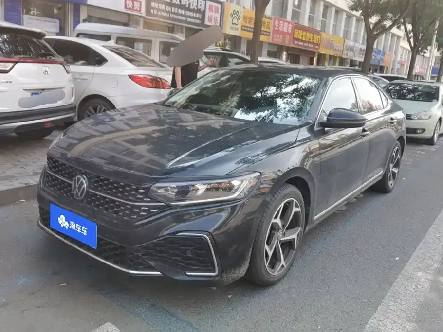 Volkswagen Passat 380TSI Starlight Dragon Soaring Edition 2024