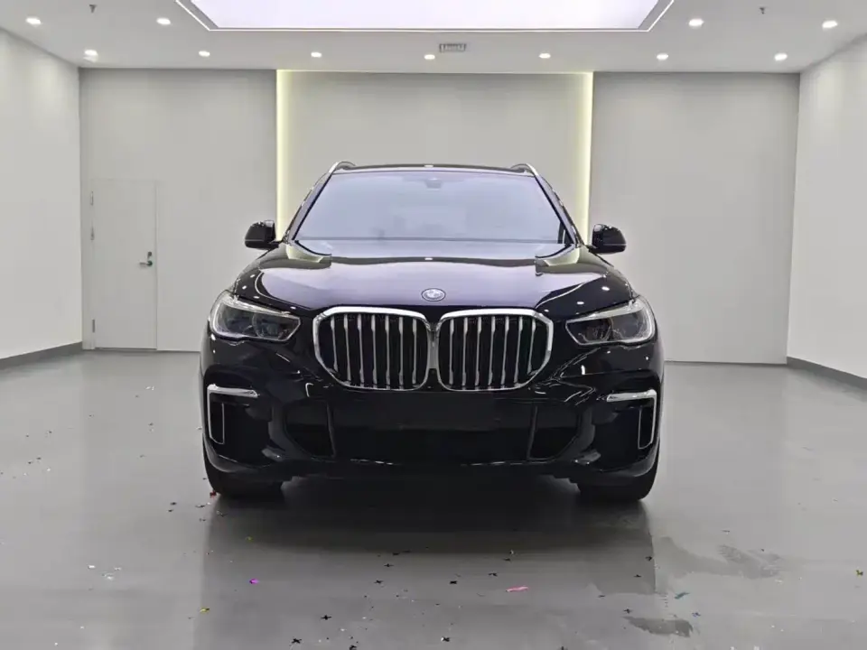 BMW X5 Model xDrive 40Li M Sport Package 2022