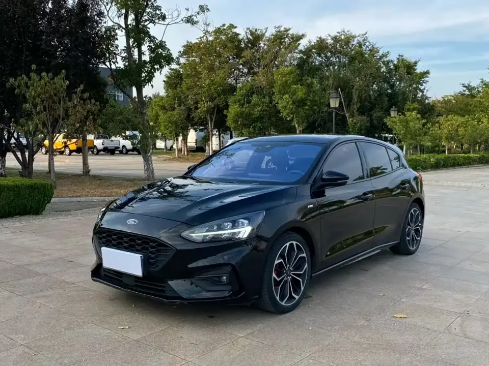 Ford Focus Hatchback EcoBoost 180 Automatic ST Line 2021