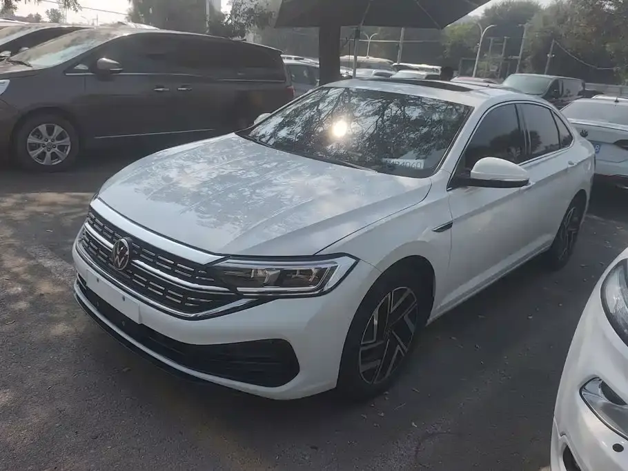 Volkswagen Sagitar 300TSI DSG Surpassing Edition 2023